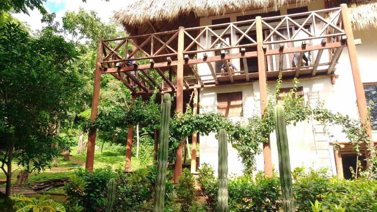 Tuani Ecolodge トラ エクステリア 写真